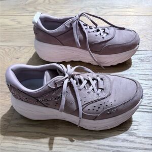 Hoka Vibrant Bloom Bondi (Women's 12/Mens 11)